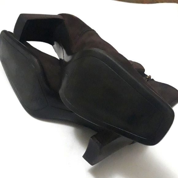 Etienne Aigner Brown Suede Ankle Boots Size 8M - Picture 9 of 11